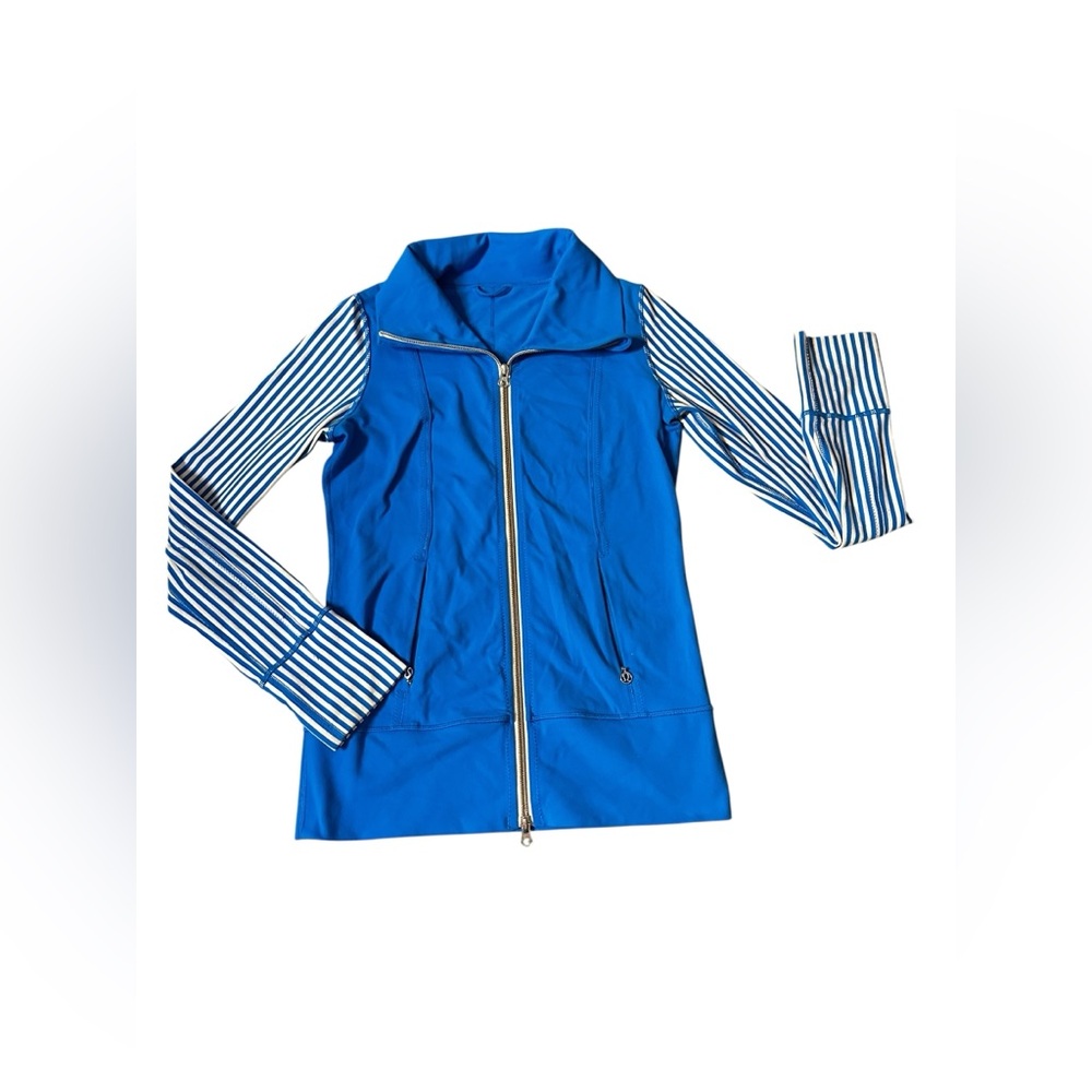 Lululemon Daily Yoga Jacket
Beaming Blue / Classic Stripe Polar, size 4 - Picture 6 of 15